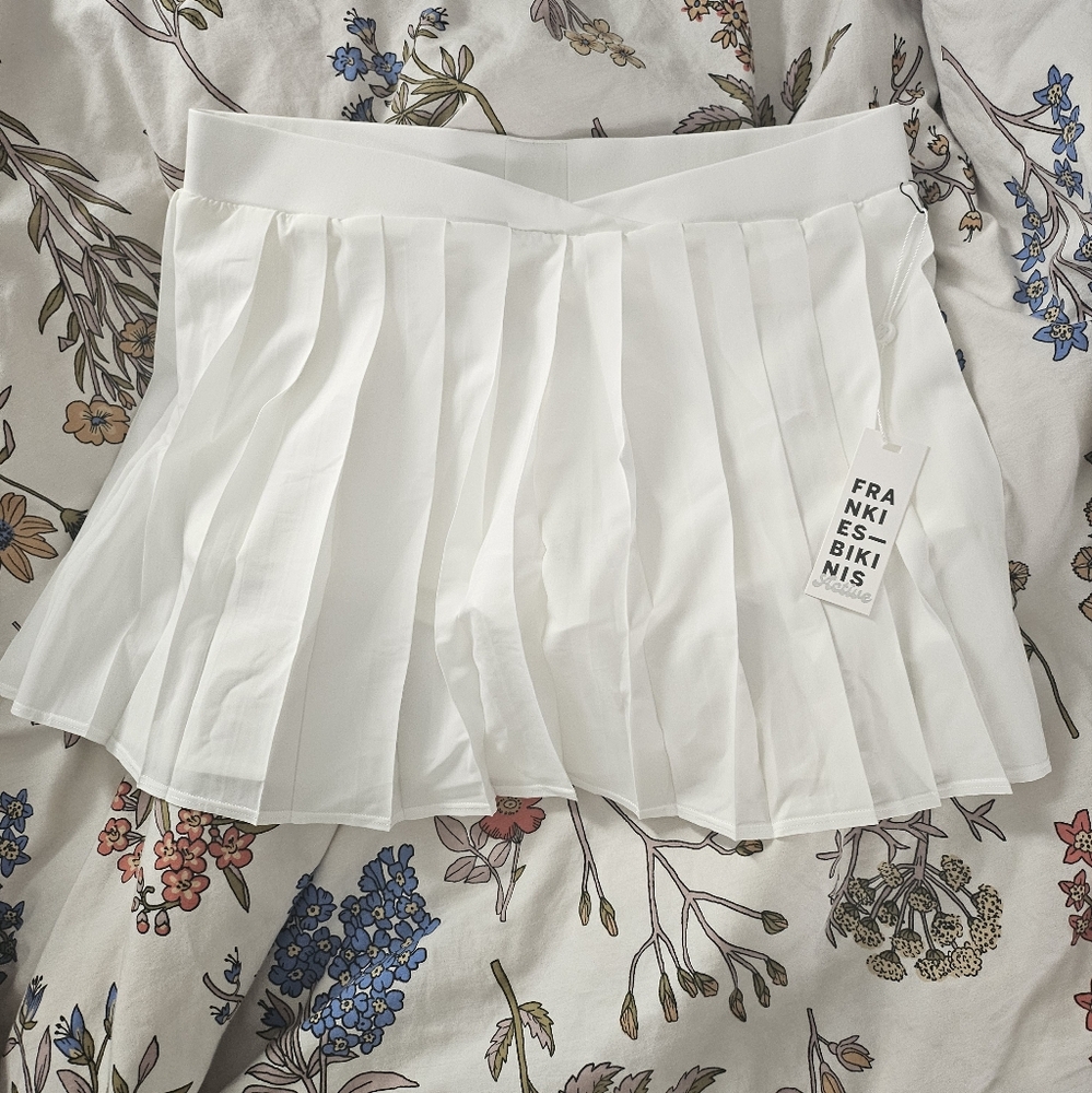 NWT Frankies Bikinis Windy Tennis Skirt in White